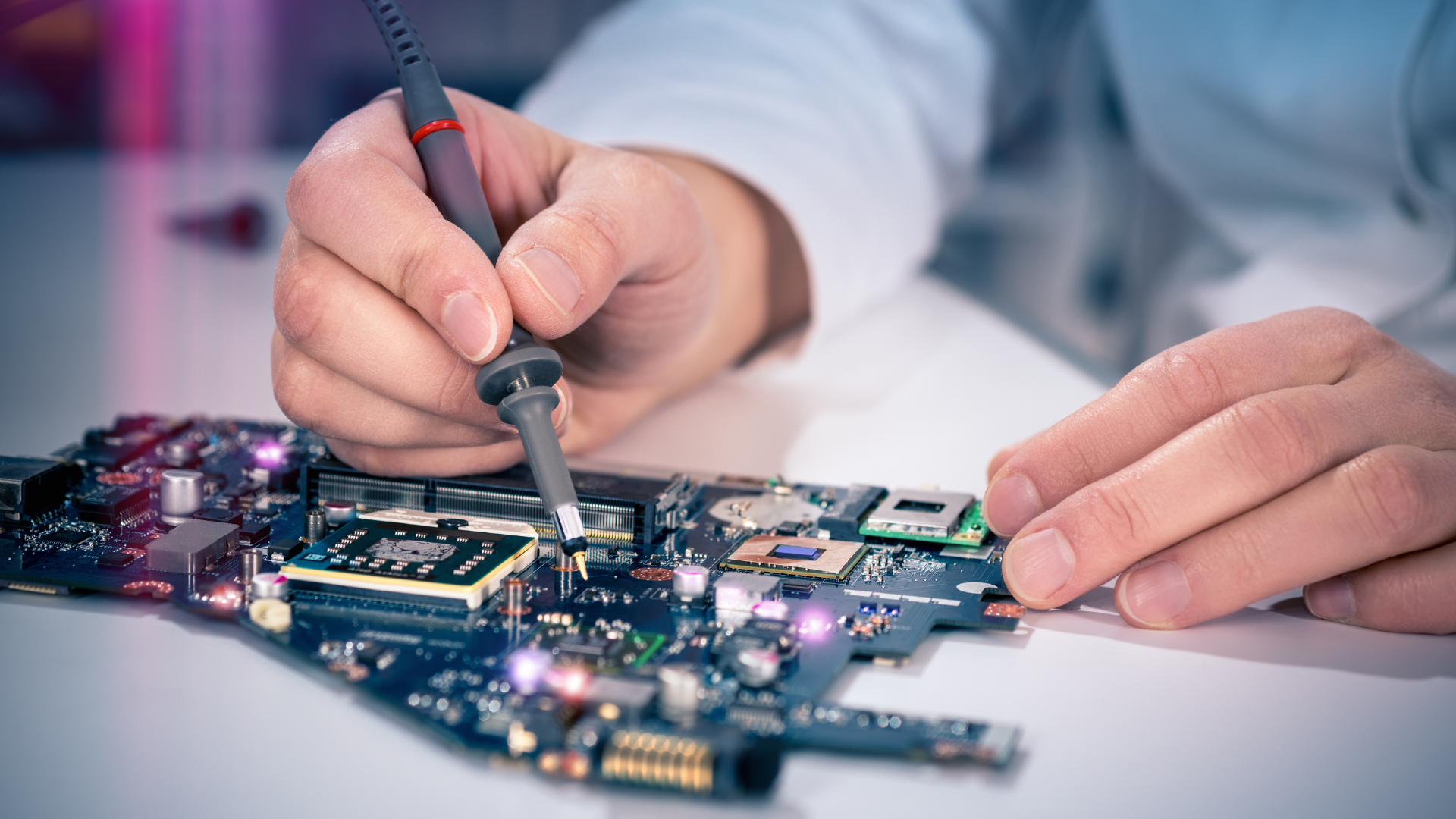 NAAM Elektroonika component testing process